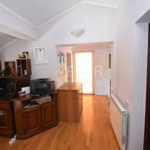 Rijeka, Škurinje, kuća s bazenom