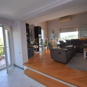 Rijeka, Škurinje, kuća s bazenom