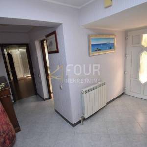 Rijeka, Škurinje, kuća s bazenom