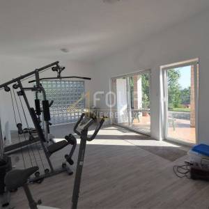 Rijeka, Škurinje, kuća s bazenom