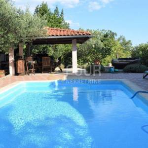 Rijeka, Škurinje, kuća s bazenom