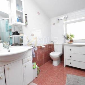 Rijeka, Škurinje, kuća s bazenom