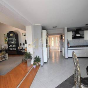 Rijeka, Škurinje, kuća s bazenom