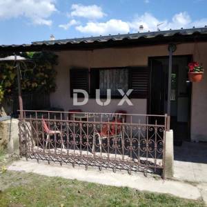 RIJEKA, SRDOČI, CENTAR - samostojeća kuća sa 3 stana + pomoćna zgrada + okućnica! PRILIKA! HITNO!