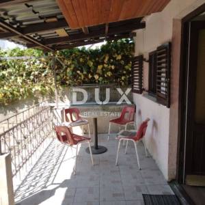 RIJEKA, SRDOČI, CENTAR - samostojeća kuća sa 3 stana + pomoćna zgrada + okućnica! PRILIKA! HITNO!