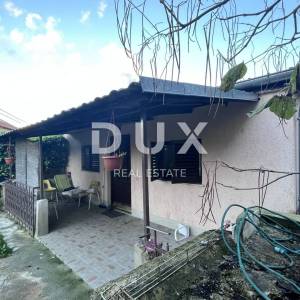 RIJEKA, SRDOČI, CENTAR - samostojeća kuća sa 3 stana + pomoćna zgrada + okućnica! PRILIKA! HITNO!