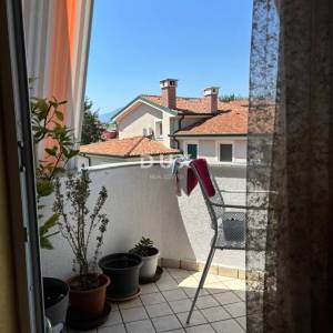 RIJEKA, SRDOČI - Dvoetažan stan s parkirnim mjestom