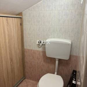 RIJEKA, SRDOČI - Dvoetažan stan s parkirnim mjestom