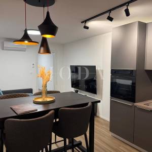 Rijeka stan u neposrednoj blizini Korza