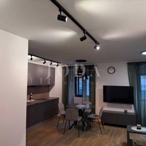 Rijeka stan u neposrednoj blizini Korza