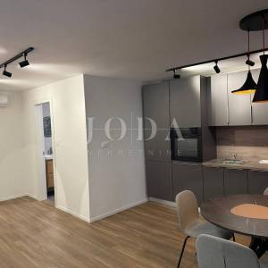 Rijeka stan u neposrednoj blizini Korza