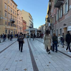 Rijeka stan u neposrednoj blizini Korza