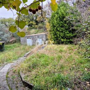 RIJEKA, SUŠAČKA DRAGA-samostojeća kuća sa dva stana na mirnoj lokaciji - za adaptaciju