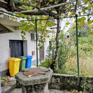 RIJEKA, SUŠAČKA DRAGA-samostojeća kuća sa dva stana na mirnoj lokaciji - za adaptaciju