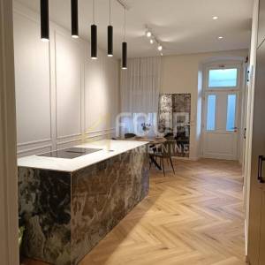 Rijeka, Sušak, 2s+db, 85m2, balkon