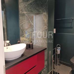 Rijeka, Sušak, 2s+db, 85m2, balkon