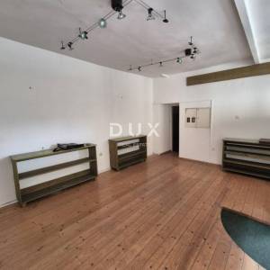 RIJEKA, SUŠAK - poslovni prostor s velikim izlogom, odlična lokacija 52 m2