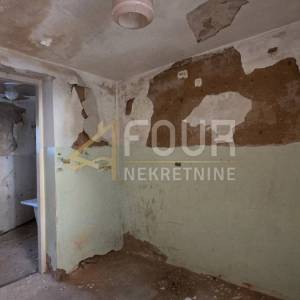 Rijeka, Trsat, dvojna kuća, 50m2