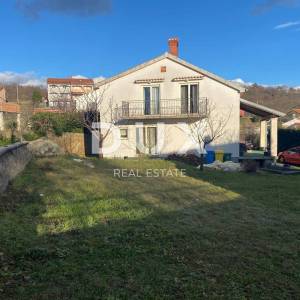 RIJEKA, VIŠKOVO, SARŠONI - samostojeća kuća + okućnica! PRILIKA!