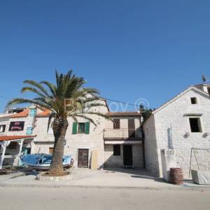 Rogoznica - centar, dozvola za rekonstrukciju kamenih kuća.