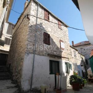 Rogoznica - centar, dozvola za rekonstrukciju kamenih kuća.