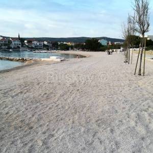 Rogoznica,uvala Lozica,samostojeca apartmanska kuca.