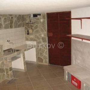 Rogoznica,uvala Lozica,samostojeca apartmanska kuca.