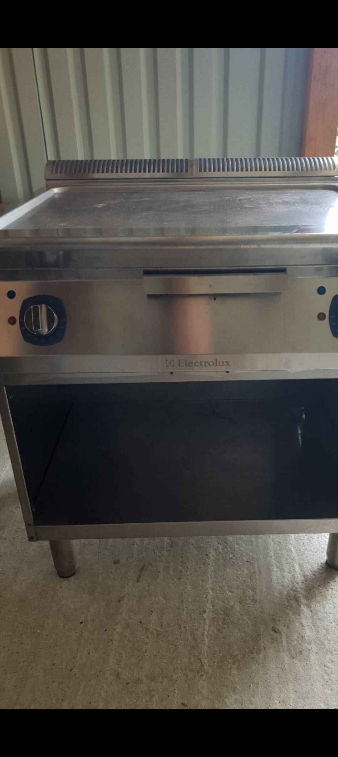 Roštilj je top stanje