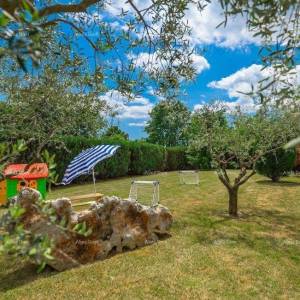 Rovinj! Izuzetna moderna vila, okružena netaknutom prirodom.