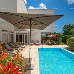 Rovinj! Izuzetna moderna vila, okružena netaknutom prirodom.