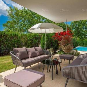 Rovinj! Izuzetna moderna vila, okružena netaknutom prirodom.