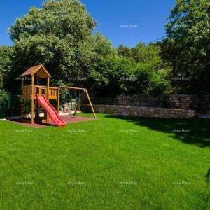 ROVINJ (okolice) - Autentična kamena kuća s bazenom za prodaju