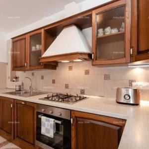 ROVINJ (okolice) - Autentična kamena kuća s bazenom za prodaju