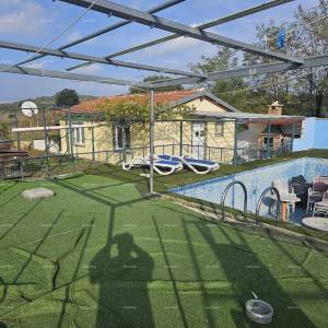 Rovinj – prizemnica s bazenom i velikom parcelom (68 m²)