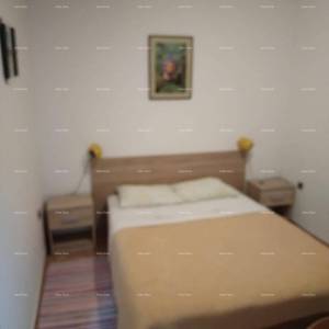 Rovinj – prizemnica s bazenom i velikom parcelom (68 m²)