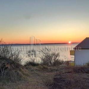 RTINA - RAŽANAC  GRAĐEVINSKO ZEMLJIŠTE NA SAMOM MORU - PRILIKA!