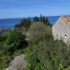 RUŠEVINE SA ZEMLJIŠTEM U PLATU - DUBROVNIK