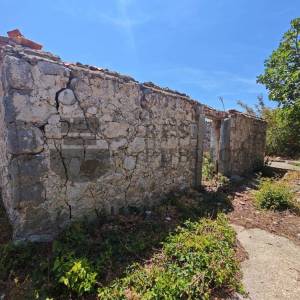 RUŠEVINE SA ZEMLJIŠTEM U PLATU - DUBROVNIK