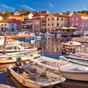 SALI- ATRAKTIVNO GRAĐEVINSKO ZEMLJIŠTE 456 m2, POGLED NA MORE!