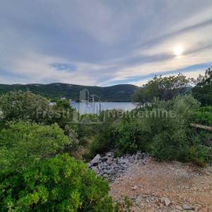 SALI -LUKA- GRAĐEVINSKO ZEMLJIŠTE 80 m OD MORA!