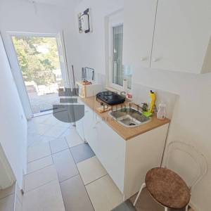 SAMOSTOJEĆA KUĆA NA MLJETU - IZVRSNA LOKACIJA!