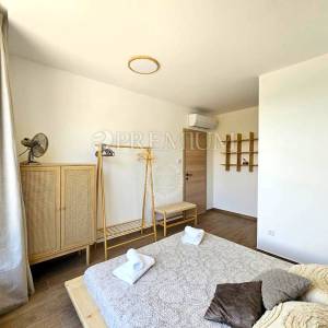 Samostojeća kuća s bazenom – okolica grada Krka!