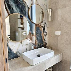 Samostojeća kuća s bazenom – okolica grada Krka!