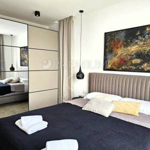 Samostojeća kuća s bazenom – okolica grada Krka!