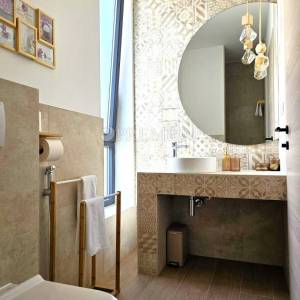 Samostojeća kuća s bazenom – okolica grada Krka!