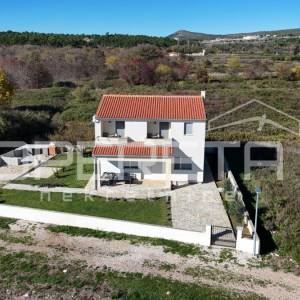 Samostojeća kuća u prvom redu do mora, Posedarje 