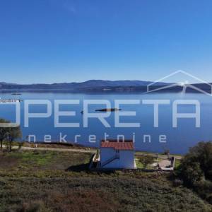 Samostojeća kuća u prvom redu do mora, Posedarje 