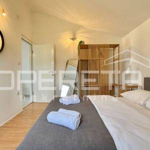 Samostojeća kuća u prvom redu do mora, Posedarje 