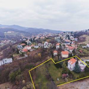 Samostojeća obiteljska kuća na dominantnoj parceli 4.359m2