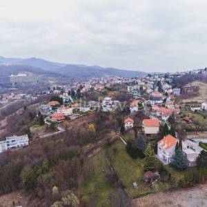 Samostojeća obiteljska kuća na dominantnoj parceli 4.359m2